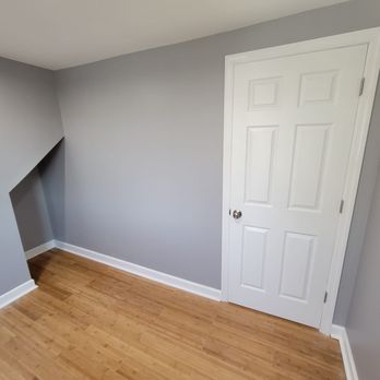 MeyMax Construction - an empty room with a door - General Contractors Near Me - Belleville, New Jersey