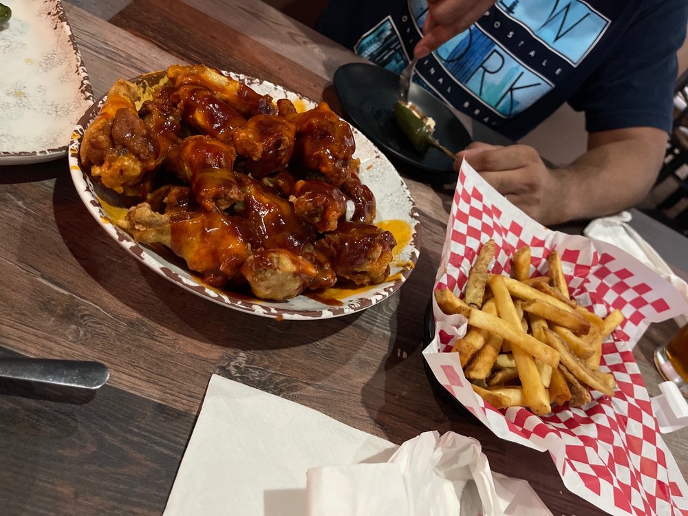 Canoe Creek Sports Tavern Image