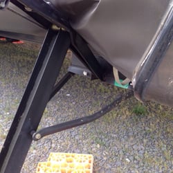 Aureli Mobile Home Park - This is bc someone jacked our stabilizer jacks all the way up to the point it fell to the right a 1' 1/2"