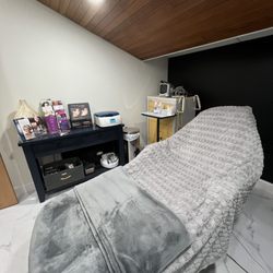 Vivash Medical Spa - Our cozy treatment room in our new office at 880 S Lake Blvd!
