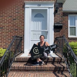 Realtor Peggy Yanuzzelli | CENTURY 21 Charles Smith - #RealtorPeggy just Sold