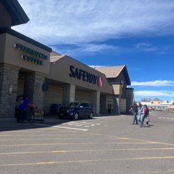 Safeway - Outside