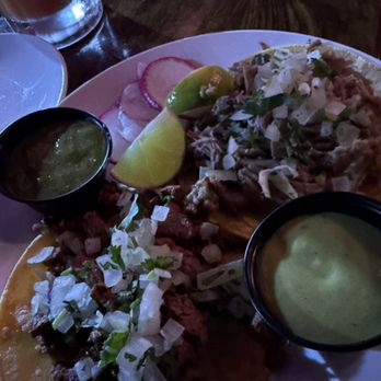 El Baja Bar & Grill - Los tacos a $4.50 pero la carne asada muy suavecita y con sabor.  Las carnitas con sabor suavecitas y con mucho sabor. - Mexican Near Me - Fontana, California