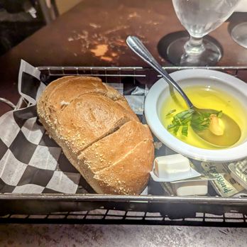 Colletti's - Complimentary Italian bread and oil - Italian Near Me - Chicago, Illinois