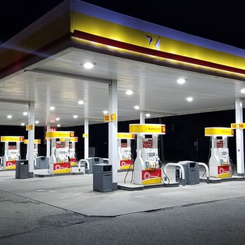 Shell - a gas station at night - Gas Stations Near Me - Shelbyville, Indiana
