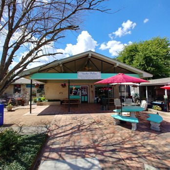 Vecchio Pallino - Outside view - so cute! - Gelato Near Me - Salado, Texas Vecchio Pallino - Outside view - so cute! - Gelato Near Me - Salado, Texas