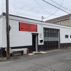 D & N Auto Rental & Sales - Front Of The Shop