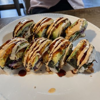 GoldinBlack - 8 Pieces Bulgogi Avocado Rolls - Sandwiches Near Me - Seattle, Washington