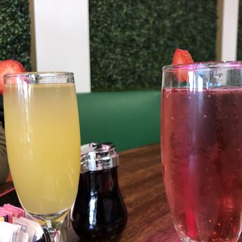 Madres Brunch - Mimosas - Breakfast & Brunch Near Me - Whittier, California