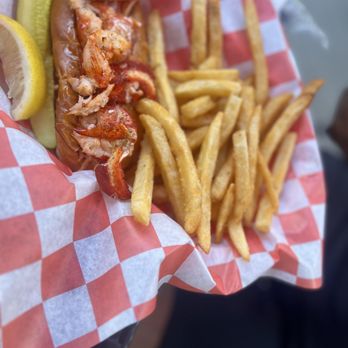Georgetown Seafood - Lobster Roll Combo - Seafood Near Me - Washington, DC, District of Columbia