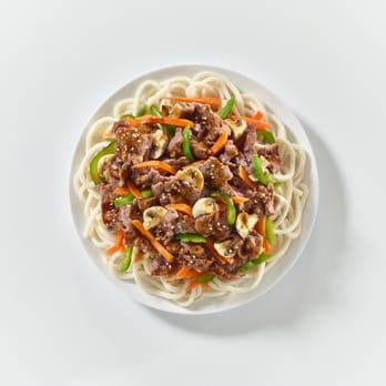 Teriyaki Experience - a plate of noodles with meat and vegetables - Japanese Near Me - Oakville, Ontario Teriyaki Experience - a plate of noodles with meat and vegetables - Japanese Near Me - Oakville, Ontario