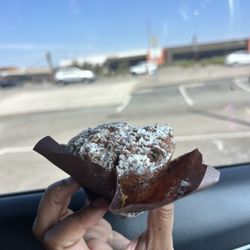 Caffeine Queens - Cinnamon muffin