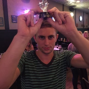 Pints - Back to back champs = immediate trip to scores ‍‍‍‍ - Sports Bars Near Me - Elmhurst, Illinois