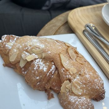 Caffe Luxxe - Coffee & Tea Near Me - Manhattan Beach, California