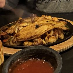 Fiesta Mexico - Seafood fajitas