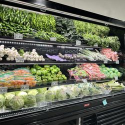 Los Portales Supermarket - Produce