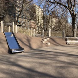 Safari Playground - You are there 8:59am on 03/09/21