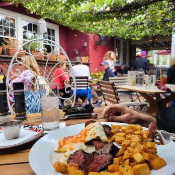 Dada - Steak and eggs with ambiance - New American Near Me - Delray Beach, Florida