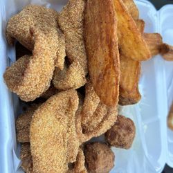 Babe's Fish Wagon - Fish dinner