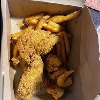 Keepers Coastal Kitchen - Fish fry combo - $30 (it comes with coleslaw which is not pictured) - Seafood Near Me - Austin, Texas Keepers Coastal Kitchen - Fish fry combo - $30 (it comes with coleslaw which is not pictured) - Seafood Near Me - Austin, Texas