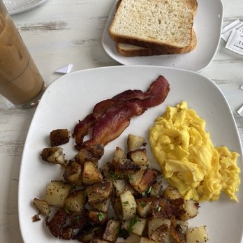 SYRUP - Algonquin - 2 Egg Country Breakfast - Breakfast & Brunch Near Me - Algonquin, Illinois SYRUP - Algonquin - 2 Egg Country Breakfast - Breakfast & Brunch Near Me - Algonquin, Illinois