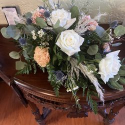 Eureka Springs Flowers & Gifts - Table arrangement flowers