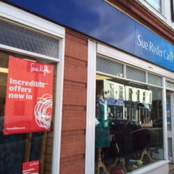 Sue Ryder Care - Shop front (while trying to avoid the cars)