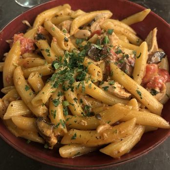 Del’s Italian Kitchen - Tettrazini - Italian Near Me - Kitchener, Ontario Del’s Italian Kitchen - Tettrazini - Italian Near Me - Kitchener, Ontario