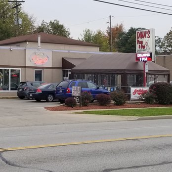 Dina's Pizza & Pub - Restaurant exterior - Pizza Near Me - Cleveland, Ohio