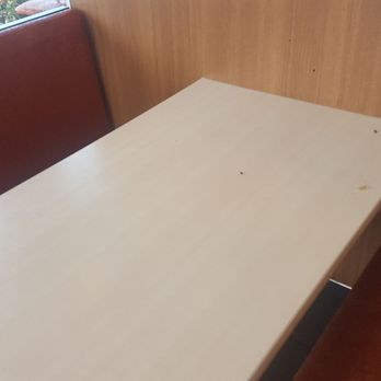 El Pollo Loco - Dirty seats and tables. - Fast Food Near Me - Tracy, California El Pollo Loco - Dirty seats and tables. - Fast Food Near Me - Tracy, California