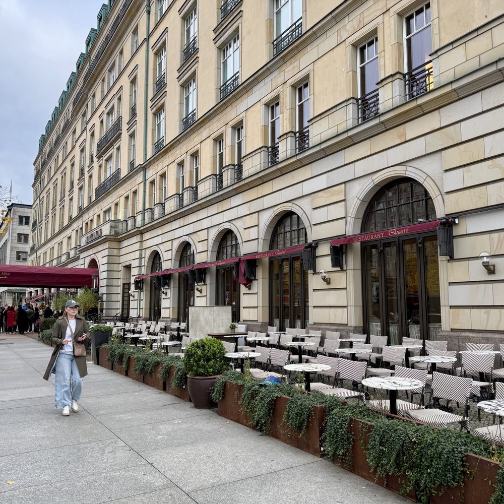 Quarré - Exterior of Adlon Hotel and dining terrace of Brasserie Quarré - Modern European Near Me - Berlin, BE
