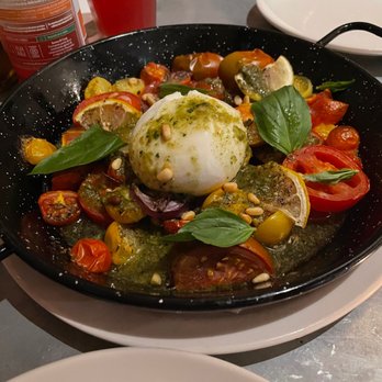 Teresa Carles - Caprese Salad - Vegetarian Near Me - Barcelona, B Teresa Carles - Caprese Salad - Vegetarian Near Me - Barcelona, B