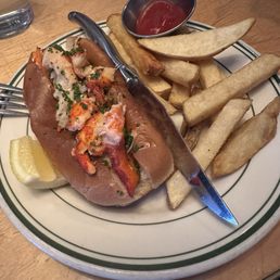 Connecticut Lobster Roll Connecticut Lobster Roll
