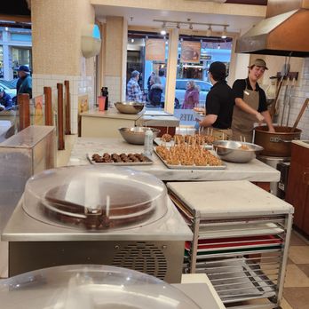 Kilwins - Candy apples!! - Ice Cream & Frozen Yogurt Near Me - Annapolis, Maryland
