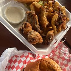Texas Burger Company - Lemon pepper wings  Cheese burger