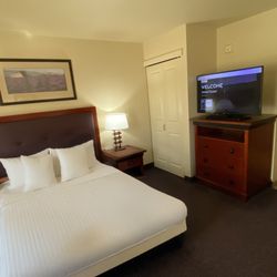 Larkspur Landing Campbell - comfy suite, it did smell a bit musty, but not like smoke. Like they just treated the carpets smell.