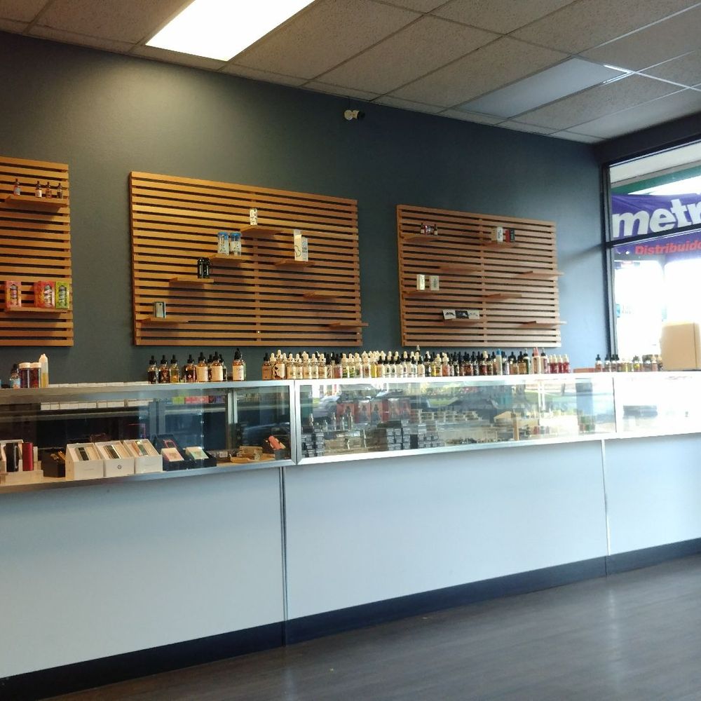 Highline Vapors - Hanging out on the couch - Vape Shops Near Me - Tigard, Oregon
