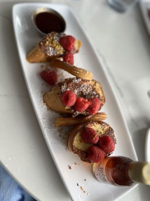 Silver Social by null