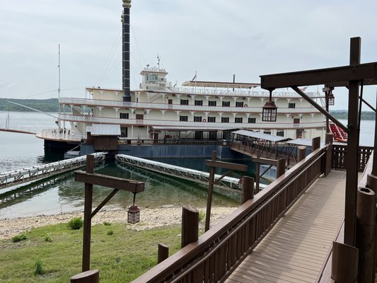 Showboat Branson Belle by null