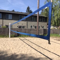 Woks Up Beach Volleyball - Old net