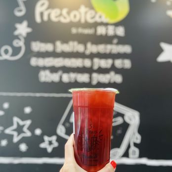 Presotea - Dragonfruit tea with popping bobas and jellies - Bubble Tea Near Me - Montreal, Quebec Presotea - Dragonfruit tea with popping bobas and jellies - Bubble Tea Near Me - Montreal, Quebec