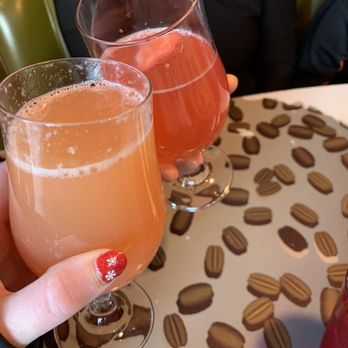 WiseCracks Cafe - Grapefruit mimosa & Strawberry Lemon mimosa - Breakfast & Brunch Near Me - Corvallis, Oregon WiseCracks Cafe - Grapefruit mimosa & Strawberry Lemon mimosa - Breakfast & Brunch Near Me - Corvallis, Oregon