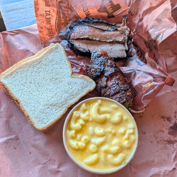 Lockhart Smokehouse - Brisket, Spicy Mac 'N Cheese, Bacon wrapped Jalapeño - Barbeque Near Me - Dallas, Texas Lockhart Smokehouse - Brisket, Spicy Mac 'N Cheese, Bacon wrapped Jalapeño - Barbeque Near Me - Dallas, Texas