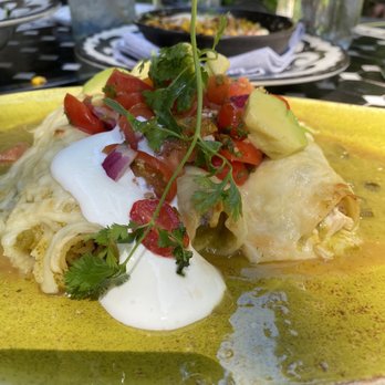 Domingo - Green chicken enchiladas....to much smegma - Cocktail Bars Near Me - San Antonio, Texas