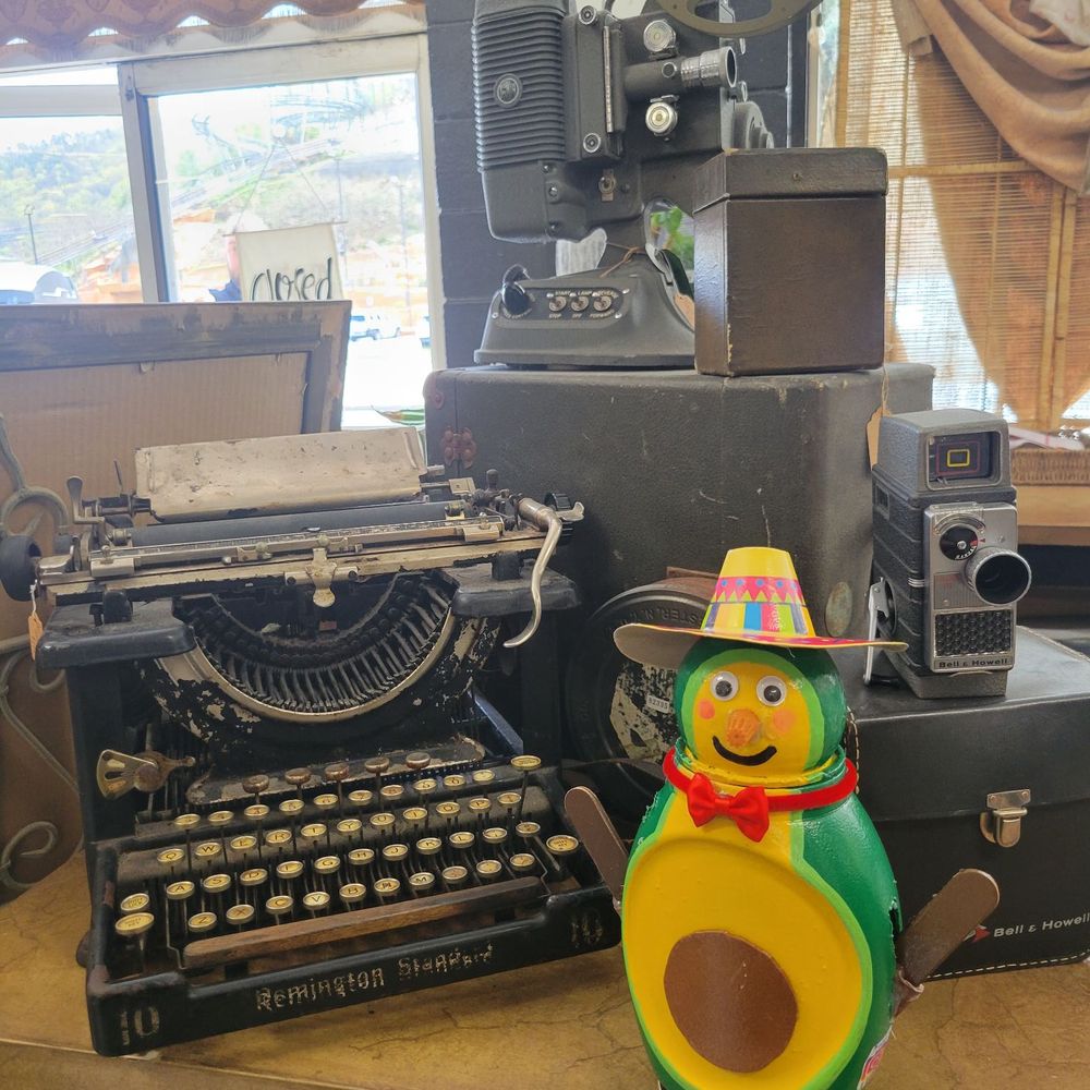 Antique Mall - Arts & Crafts Near Me - Pigeon Forge, Tennessee Antique Mall - Arts & Crafts Near Me - Pigeon Forge, Tennessee