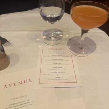 L'Avenue - Miss Saint Germaine - Brasseries Near Me - Paris, 75