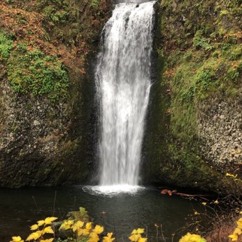 Multnomah Falls - Hiking Near Me - Bridal Veil, Oregon Multnomah Falls - Hiking Near Me - Bridal Veil, Oregon