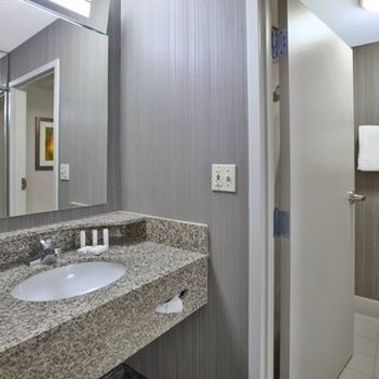 Courtyard by Marriott Somerset - Hotels Near Me - Somerset, New Jersey