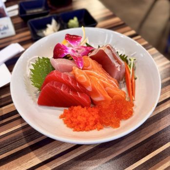 Kumo Sushi - Sashimi Sampler - extra salmon, no shrimp - Sushi Bars Near Me - Phoenix, Arizona