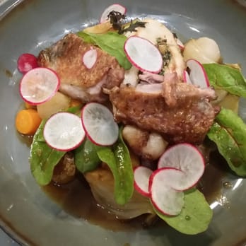 Le Cam40 - La pintade fermier et ses légumes croquants - French Near Me - Paris, 75 Le Cam40 - La pintade fermier et ses légumes croquants - French Near Me - Paris, 75